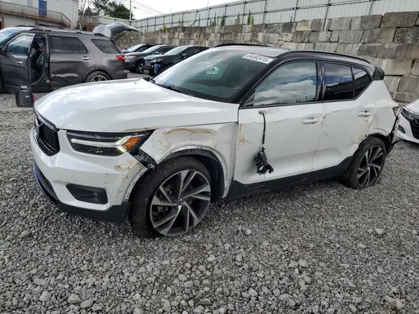 YV4162UM8M2593707 2021 VOLVO XC40 - Image 1