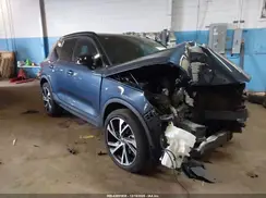 YV4162UM8N2645998 2022 VOLVO XC40