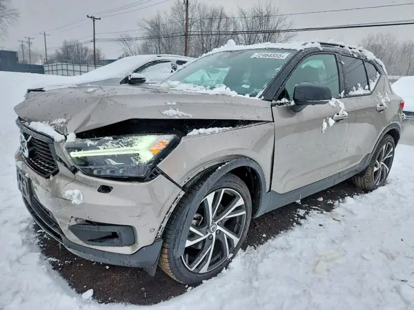 YV4162UM8N2648996 2022 VOLVO XC40 - Image 1
