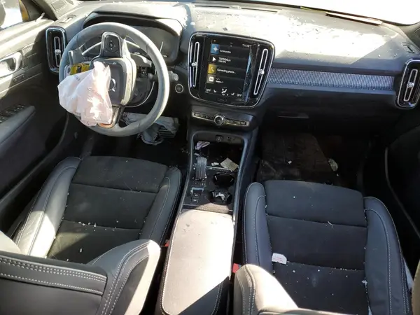 YV4162UM8N2744305 2022 VOLVO XC40 - Image 8