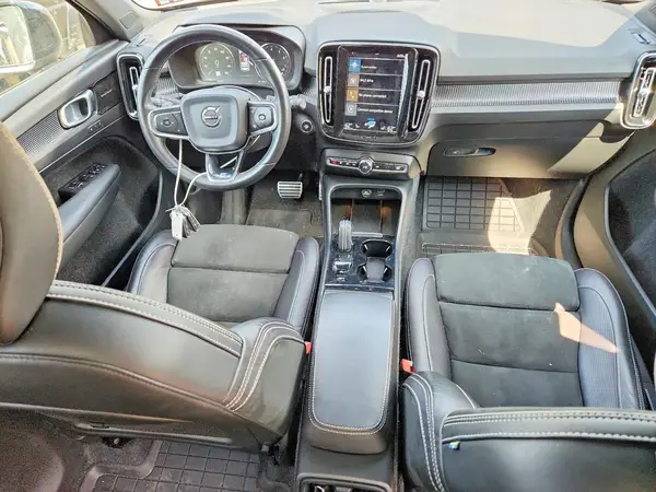 YV4162UM9K2117222 2019 VOLVO XC40 - Image 8