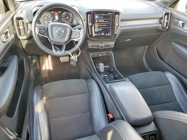 YV4162UM9K2150463 2019 VOLVO XC40 - Image 8