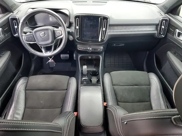 YV4162UM9K2150611 2019 VOLVO XC40 - Image 8