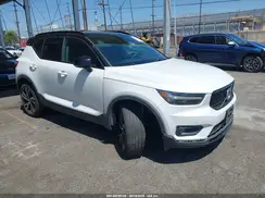 YV4162UM9L2347618 2020 VOLVO XC40