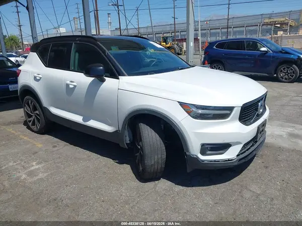 YV4162UM9L2347618 2020 VOLVO XC40 - Image 1