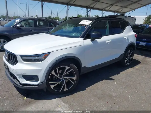 YV4162UM9L2347618 2020 VOLVO XC40 - Image 2