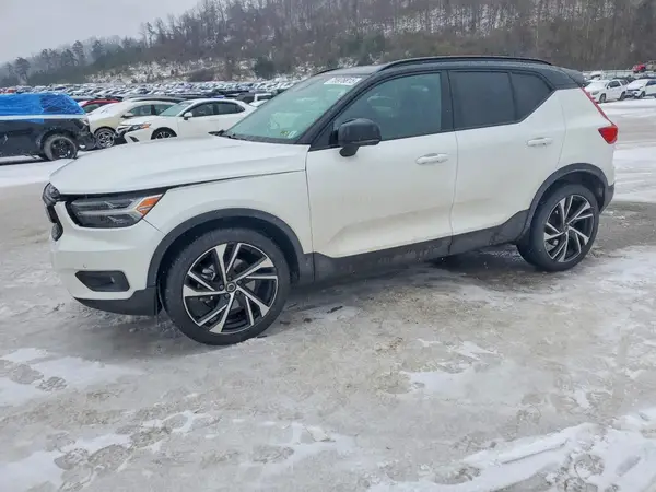 YV4162UM9M2466271 2021 VOLVO XC40 - Image 1
