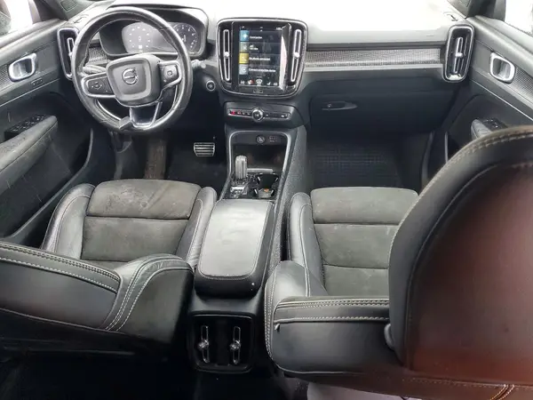 YV4162UM9M2466271 2021 VOLVO XC40 - Image 8