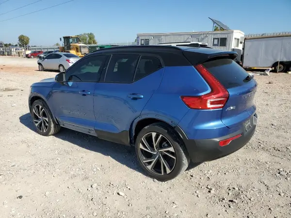 YV4162UM9M2483779 2021 VOLVO XC40 - Image 2