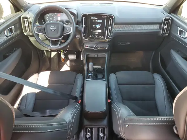 YV4162UM9M2483779 2021 VOLVO XC40 - Image 8