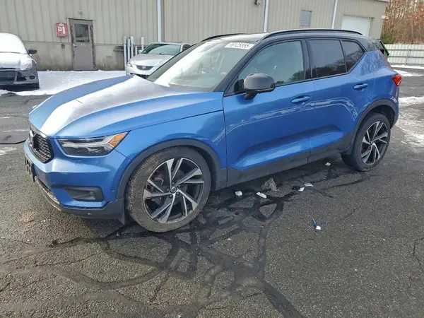 YV4162UM9M2553829 2021 VOLVO XC40 - Image 1