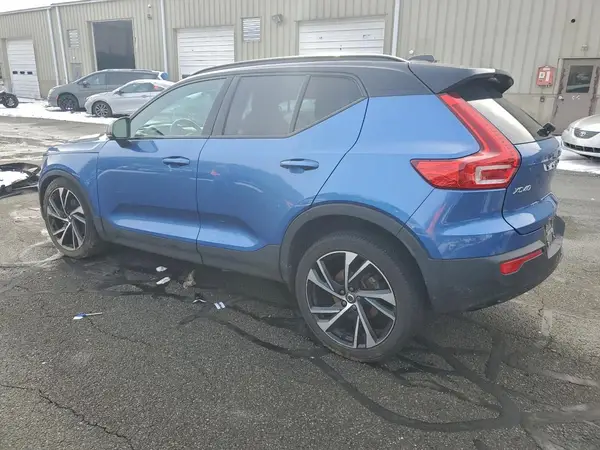 YV4162UM9M2553829 2021 VOLVO XC40 - Image 2