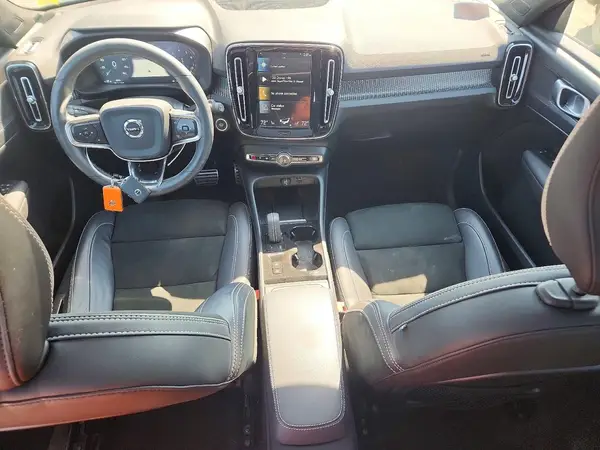 YV4162UM9M2563034 2021 VOLVO XC40 - Image 8