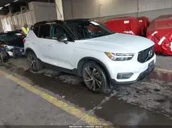 YV4162UM9M2608943 2021 VOLVO XC40