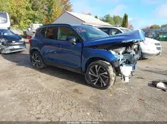 YV4162UM9M2616573 2021 VOLVO XC40
