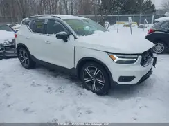 YV4162UM9N2748282 2022 VOLVO XC40