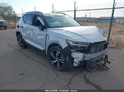 YV4162UM9N2786238 2022 VOLVO XC40