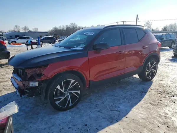 YV4162UM9N2789527 2022 VOLVO XC40 - Image 1