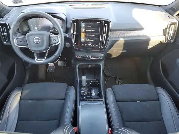 YV4162UM9N2789527 2022 VOLVO XC40 - Image 8