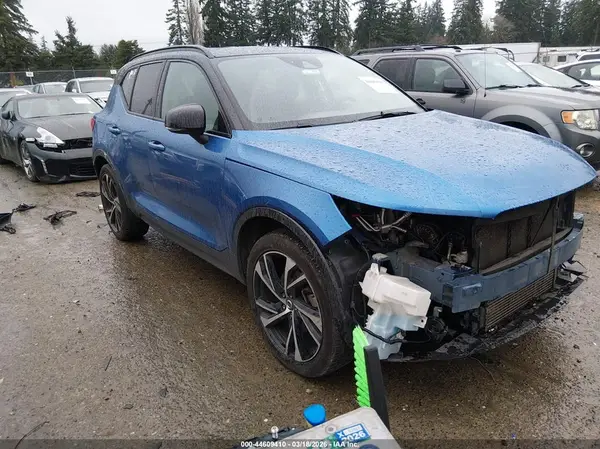 YV4162UMXK2135454 2019 VOLVO XC40 - Image 1