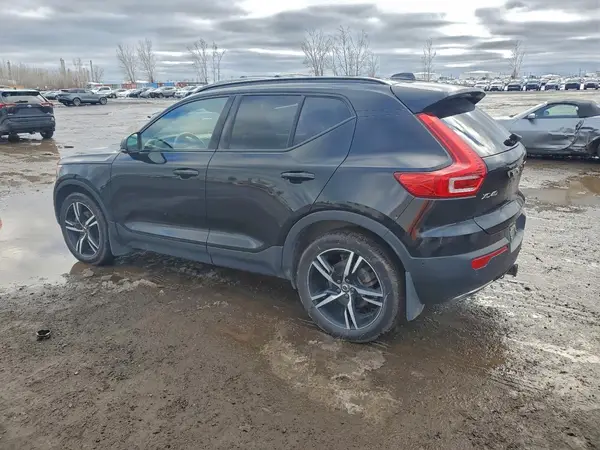 YV4162UMXK2136023 2019 VOLVO XC40 - Image 2