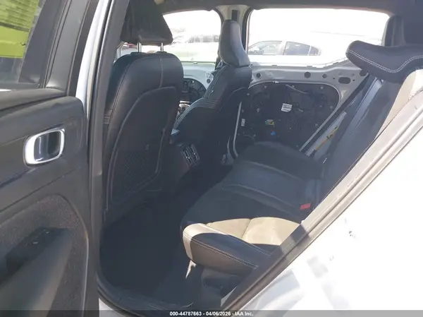 YV4162UMXK2142646 2019 VOLVO XC40 - Image 8