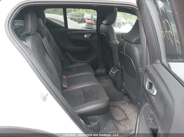 YV4162UMXK2153601 2019 VOLVO XC40 - Image 8