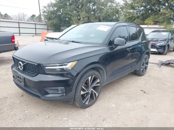 YV4162UMXL2187569 2020 VOLVO XC40 - Image 2