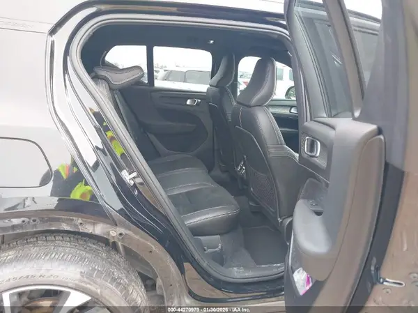 YV4162UMXL2187569 2020 VOLVO XC40 - Image 8