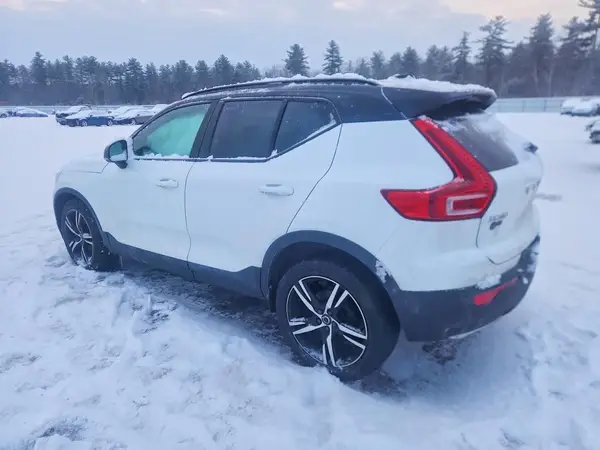 YV4162UMXL2243980 2020 VOLVO XC40 - Image 2