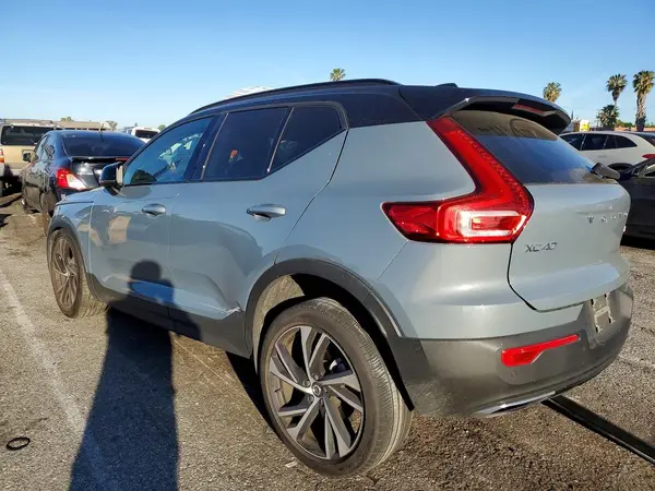 YV4162UMXL2316460 2020 VOLVO XC40 - Image 2