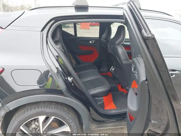 YV4162UMXL2347613 2020 VOLVO XC40 - Image 8