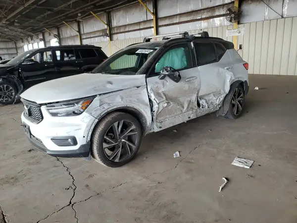 YV4162UMXM2405821 2021 VOLVO XC40 - Image 1