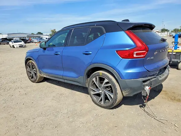 YV4162UMXM2417418 2021 VOLVO XC40 - Image 2