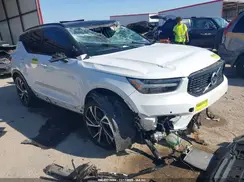 YV4162UMXM2437877 2021 VOLVO XC40