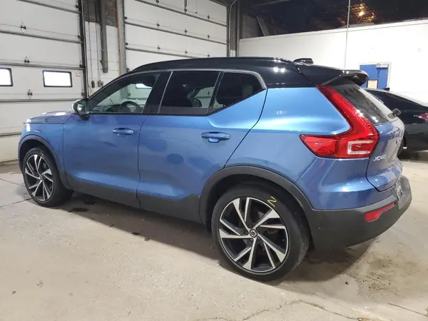 YV4162UMXM2456459 2021 VOLVO XC40 - Image 2