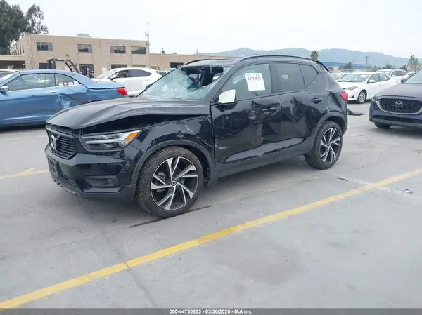 YV4162UMXM2488313 2021 VOLVO XC40 - Image 2