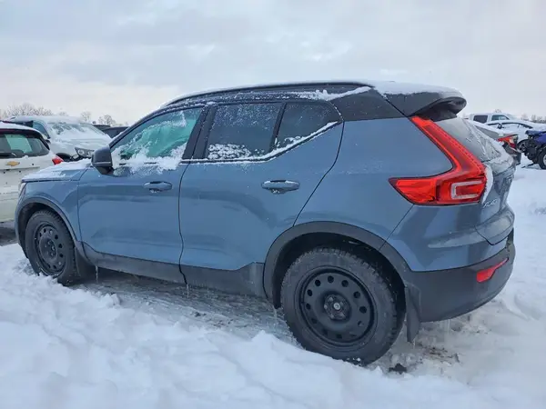 YV4162UMXM2494726 2021 VOLVO XC40 - Image 2