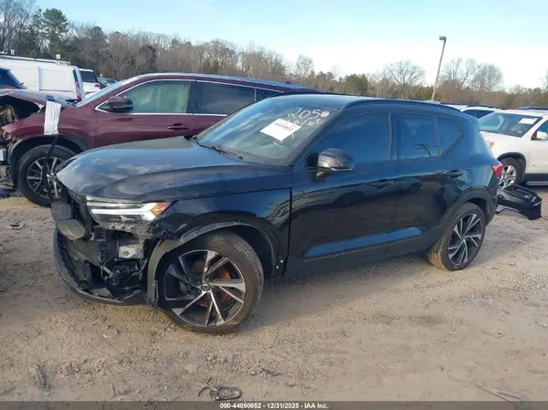 YV4162UMXM2502050 2021 VOLVO XC40 - Image 2