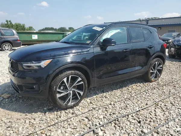 YV4162UMXM2514571 2021 VOLVO XC40 - Image 1