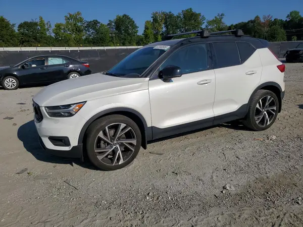 YV4162UMXM2589657 2021 VOLVO XC40 - Image 1