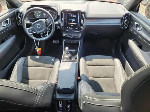 YV4162UMXM2613438 2021 VOLVO XC40 - Image 8