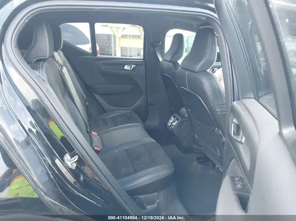 YV4162UMXN2649261 2022 VOLVO XC40 - Image 8