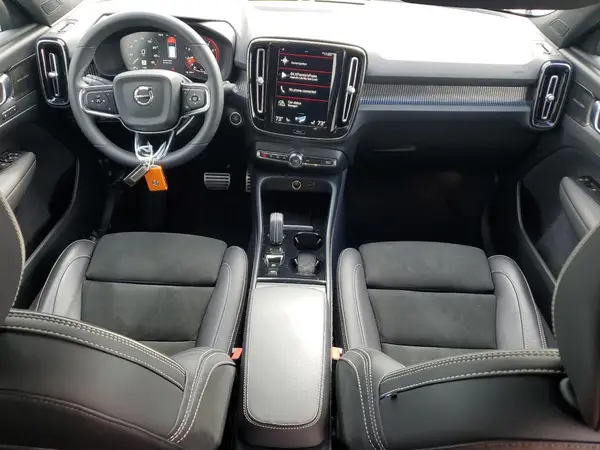 YV4162UMXN2714870 2022 VOLVO XC40 - Image 8