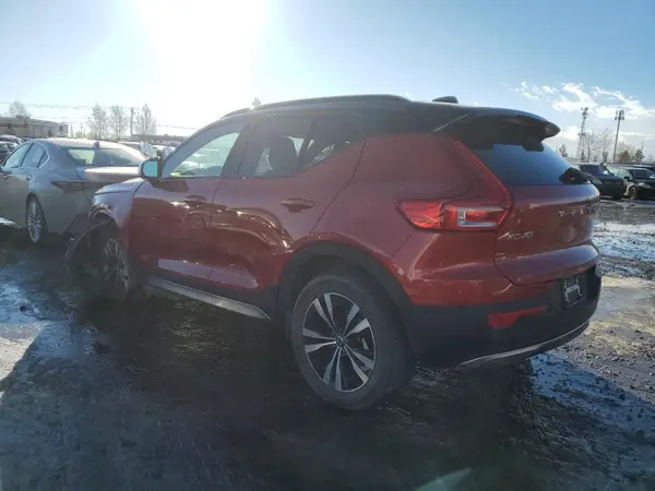 YV4162UMXN2752499 2022 VOLVO XC40 - Image 2