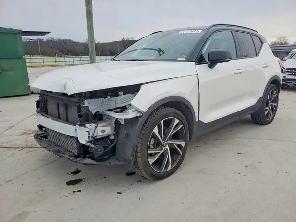 YV4162UMXN2791495 2022 VOLVO XC40 - Image 1