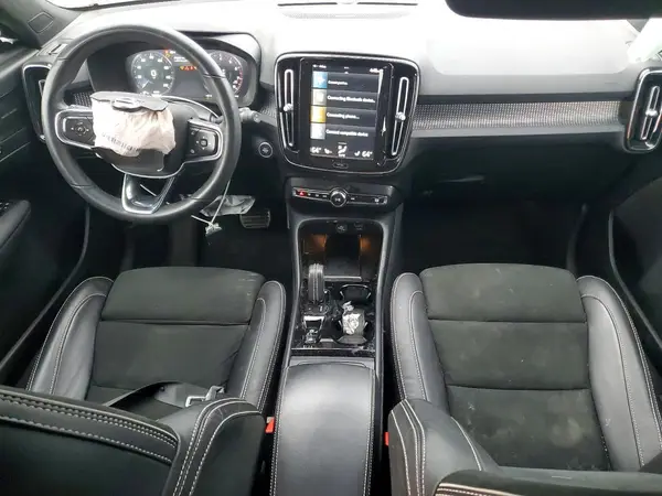 YV4162UMXN2791495 2022 VOLVO XC40 - Image 8
