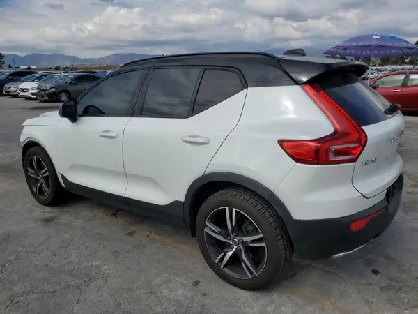 YV4162XZ0K2004752 2019 VOLVO XC40 - Image 2