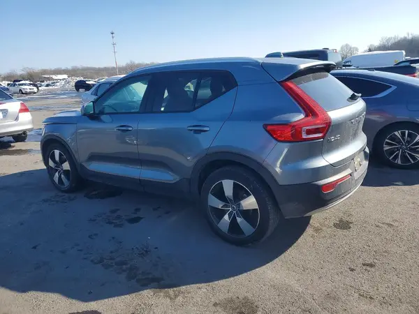 YV4162XZ0K2008199 2019 VOLVO XC40 - Image 2