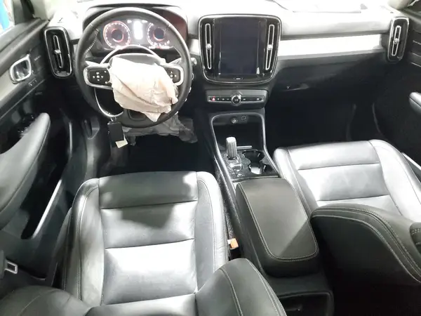 YV4162XZ0K2009921 2019 VOLVO XC40 - Image 8